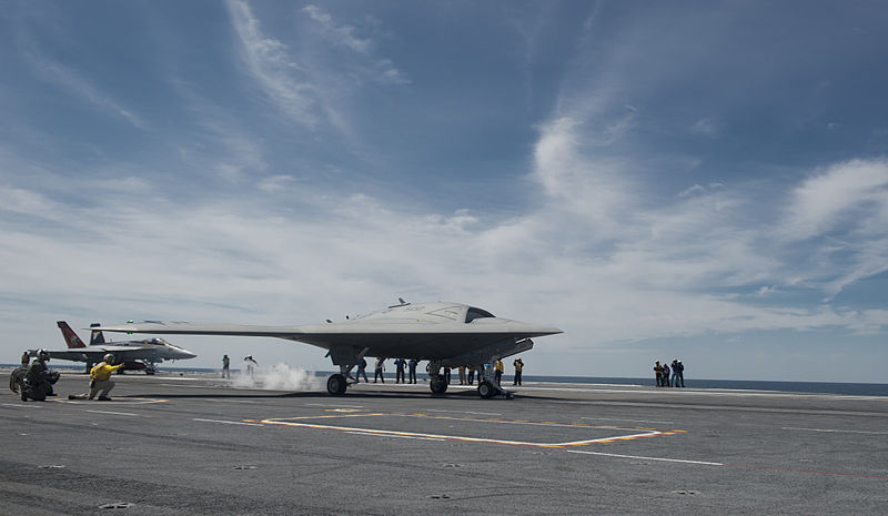 Det amerikanske og ubemannede flyet X-47B. Foto: Wikimedia