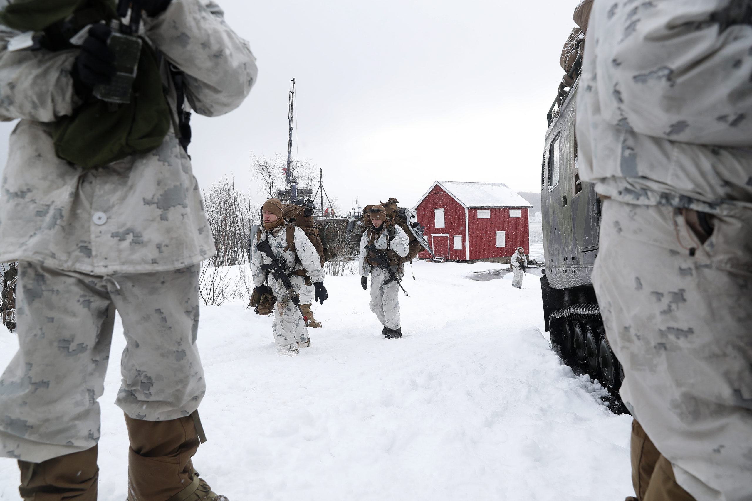 Soldater fra US Marine Corps under en landsettingsoperasjon på vinterøvelsen Cold Response 2020. Foto: Torbjørn Kjosvold / Forsvaret.