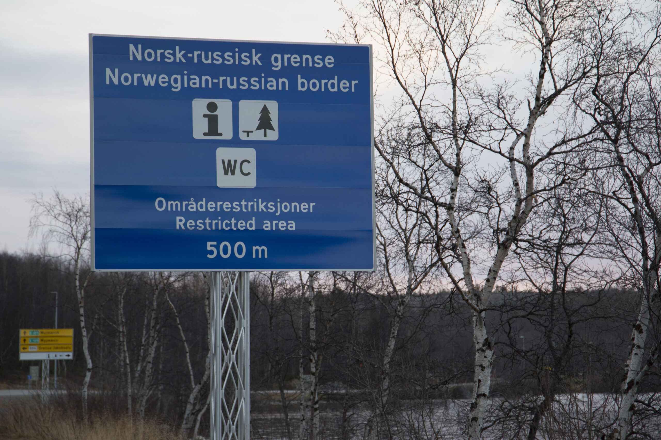 Storskog er det eneste lovlige gensepasseringspunktet mellom Norge og Russland. Bildet er tatt på norsk side av grensen, like ved Storskog. Foto: Forsvaret