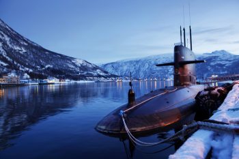 Nederlandsk ubåt i Narvik under øvelsen Cold Response i 2010. Foto: Forsvaret