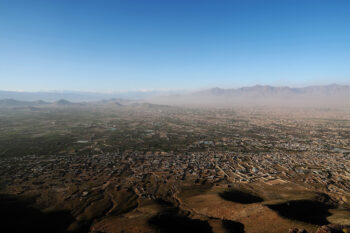 Flyfoto av Kabul, Afghanistan. Foto: Torbjørn Kjosvold / Forsvaret