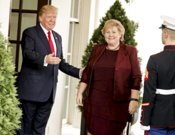 Statsminister Erna Solberg møter USAs president Donald Trump i Det hvite hus i 2018. Foto: Stein J. Bjørge/Aftenposten (SMK)