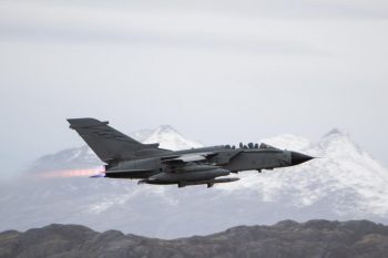 Et italiensk Tornado-fly over Bodø lufthavn under Trident Juncture 2018. (Foto: Hanne Hernes / Forsvaret)